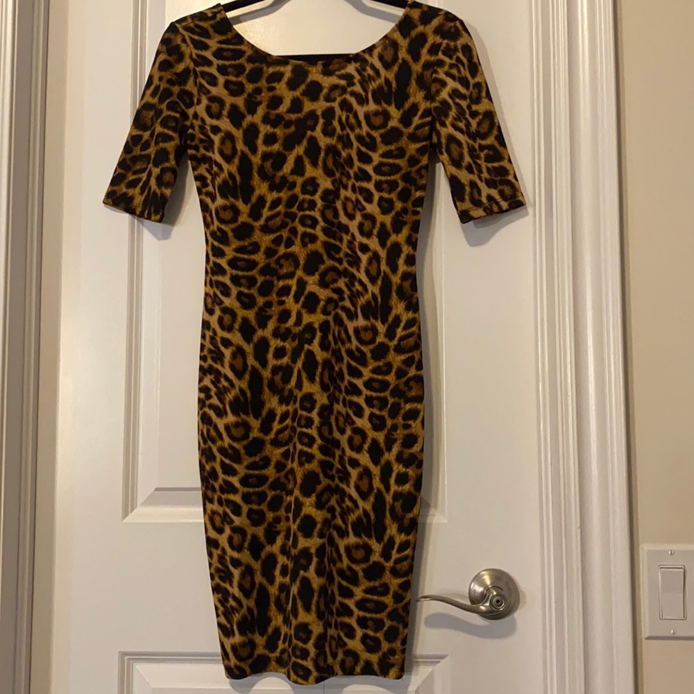 Forever 21 leopard print sleeve dress